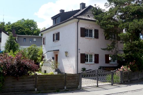 Mediterrane Altstadt-Villa in Toplage - Stilvoll renoviert und einzugsbereit! - immoregio.de Makler