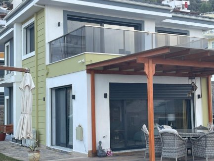 Designer Villa mit Meerblick und Pool, voll möbliert, Türkei - immoregio.de Makler