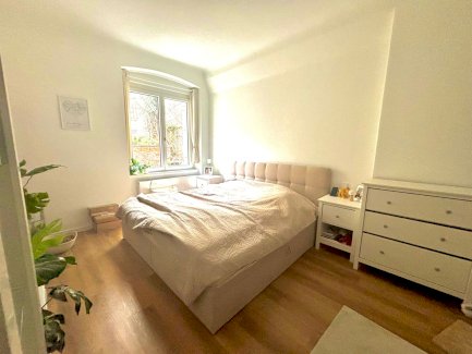 Charmante 3-Zimmer-Altbauwohnung in Stuttgart-West am Hölderlinplatz.