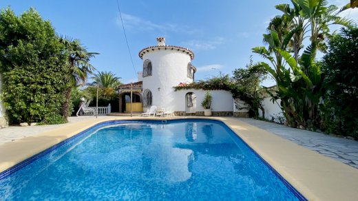 Zweistöckiges Haus mit separater Wohnung, Pool, Heizung, Pergola, Klimaanlage und mehr. Els Poblets 03779 - immoregio.de Makler