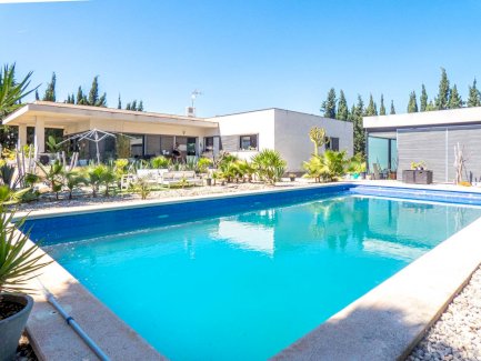 Sehr gut ausgestattete Villa mit vielen Wohnoptionen in Els Poblets Els Poblets 03779