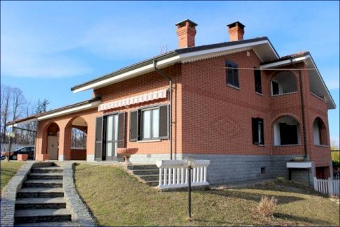***Villa in Piemonte Cavallermaggiore, sucht neuen Eigentümer*** Cavallermaggiore 12030 - immoregio.de Makler