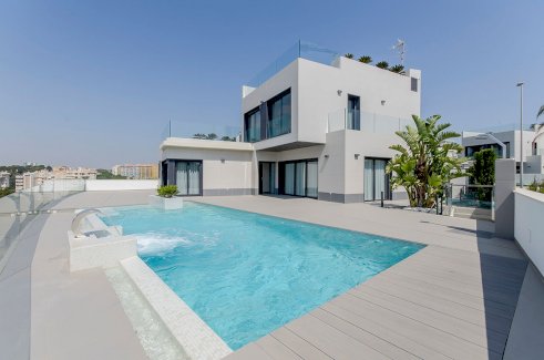 Exklusive Villen mit 3 Schlafzimmern, 3 Bädern, 1 Gäste-WC, Dachterrasse und Privatpool nur 600 m vom Strand Dehesa de Campoamor 03189 - immoregio.de Makler
