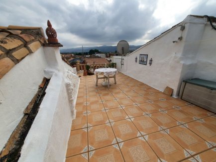 Typisch spanisches Stadthaus mit 2 Schlafzimmern im Ortskern von Sagra Sagra 03795