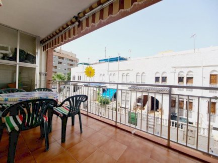 Wohnung nur 300 Meter zum Strand mit 1 Schlafzimmern und schönem Balkon La Mata 03188 - immoregio.de Makler