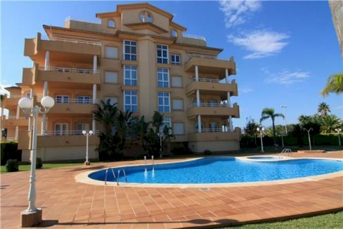 Wunderschöne Villen mit 4 Schlafzimmern, 3 Bädern, Dachterrasse und optionalem Privatpool in attraktiver Golfanlage Alhama de Murcia 30840 - immoregio.de Makler