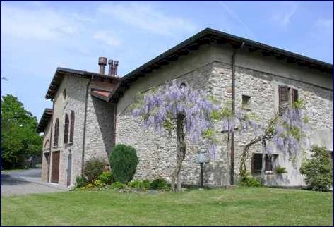 Kürzlich erbaute Villa auf drei Ebenen Pescia 51017