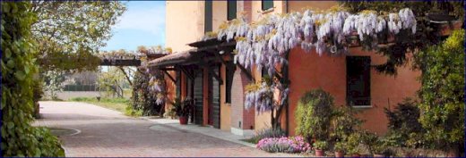 ***Schöne freistehende Villa in idyllischer Landschaft mit über 1 Hektar Land in Lombardia Robbiate*** Robbiate 23899 - immoregio.de Makler