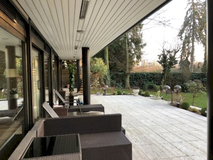 *6,5-Zimmer-Townhouse mit parkähnlicher Anlage und großzügiger Garage!* Frankfurt am Main / Seckbach 60389 - immoregio.de Makler