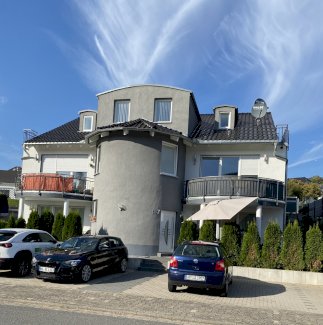 *Großzügige, schöne 4-Zimmer-Wohnung!* Laufach 63846 - immoregio.de Makler