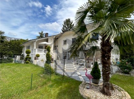 *Luxuriöse Villa mit 17 Zimmern und traumhaftem Garten!* Neuberg 63543 - immoregio.de Makler
