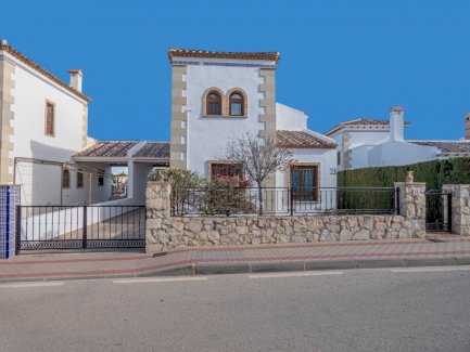 Hübsches Apartment im Zentrum von La Mata mit 2 Schlafzimmern La Mata 03188