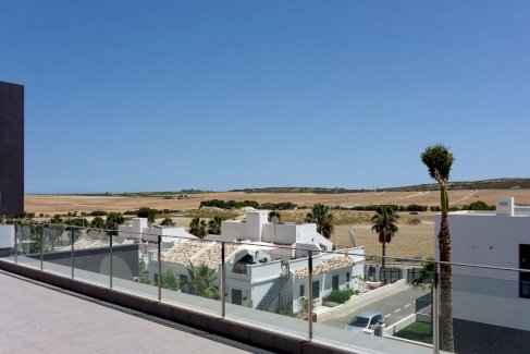 Wunderschöne Obergeschoss-Wohnung mit 3 Schlafzimmern und 2 Bädern im La Finca Golf Resort Algorfa 03169 - immoregio.de Makler