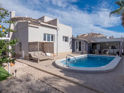 Wohnung mit 2 Schlafzimmern im Zentrum von La Mata, 100 Meter vom Strand entfernt La Mata 03188