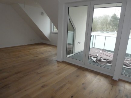 Neue helle Dachgeschoßwohnung mit moderner Heiztechnik im Energiesparhaus Bonn-Endenich Bonn 53121 - immoregio.de Makler